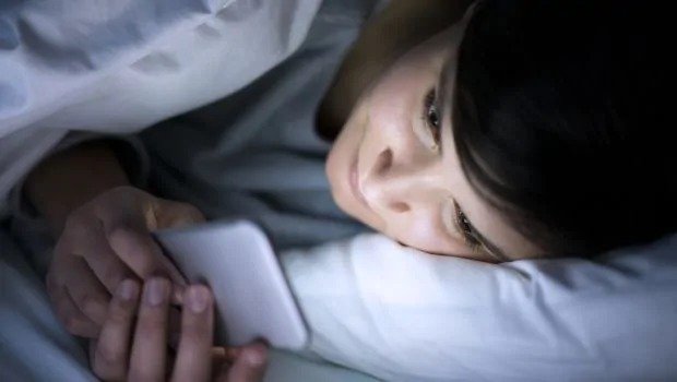 How Mobile Is Being Enemy Of Your Sleep Cycle